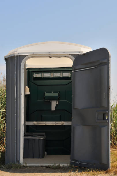 Best Portable bathroom rental  in Forreston, IL